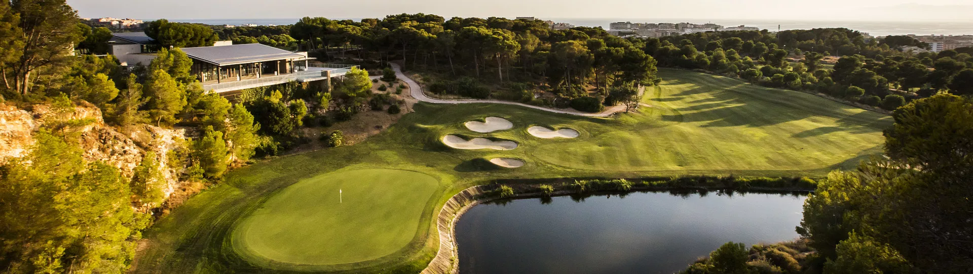 4* Golf Barcelone Estival Park Almaris